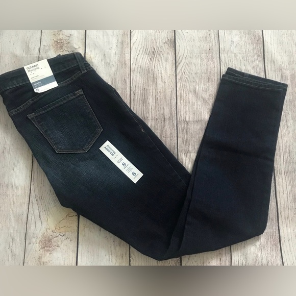 Old navy side panel maternity jeans - Picture 2 of 3